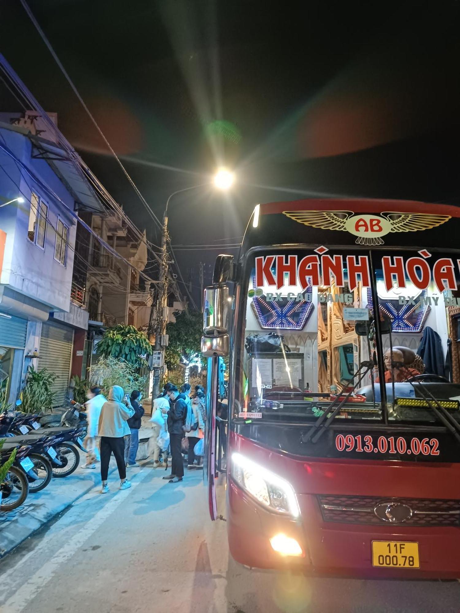 An Homestay & Hostel Motorbikes & Tours Каобанг Екстер'єр фото